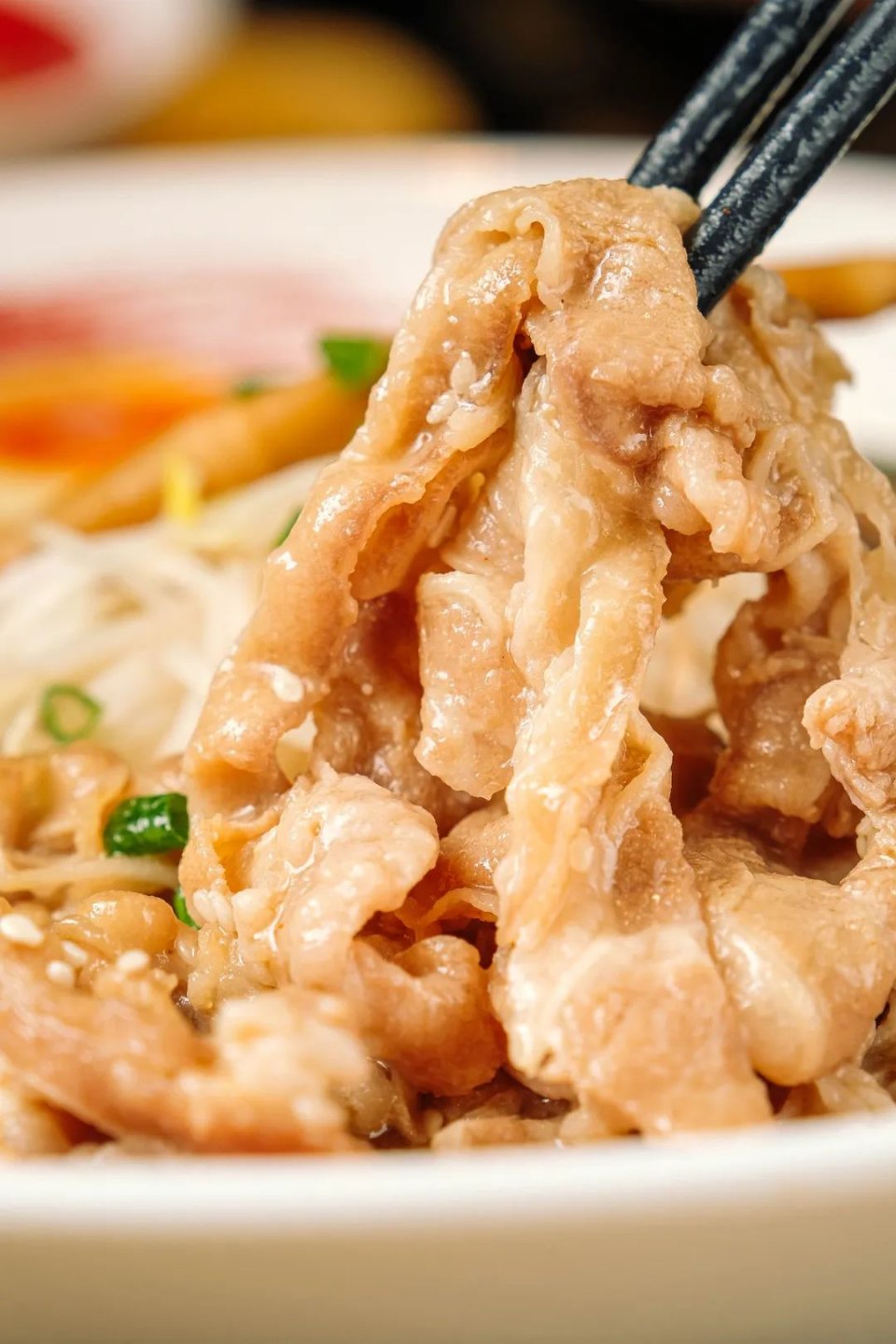 汤底浓郁的汤面,汤底浓厚