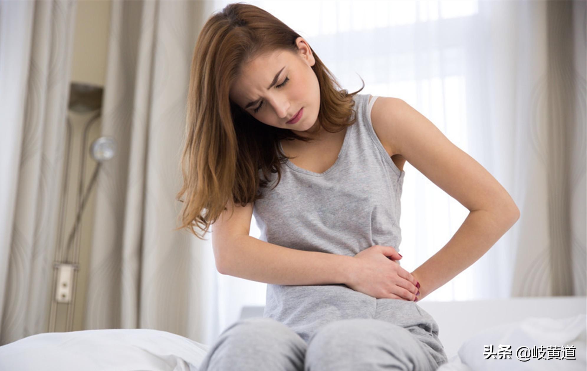 月经量少月经期间怎么调理最有效,为什么有些女生朋友少