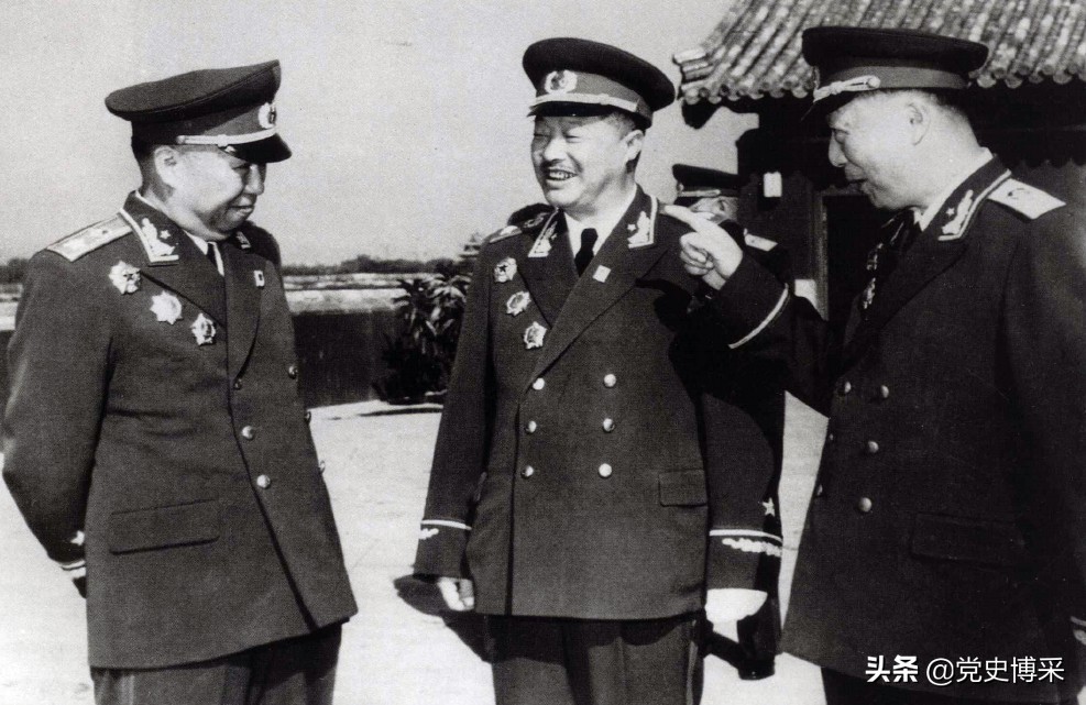 聂帅追悼会上，女儿的举动令人动容，骨灰安放开创八宝山先例