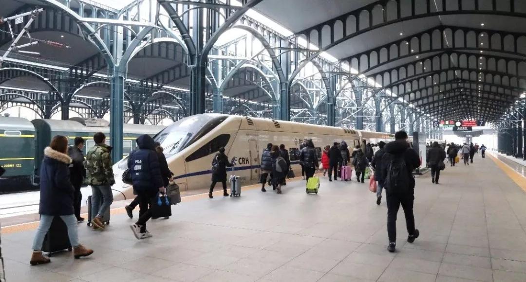 哈尔滨站和哈尔滨西站是一个么,哈尔滨西站列车进站信息