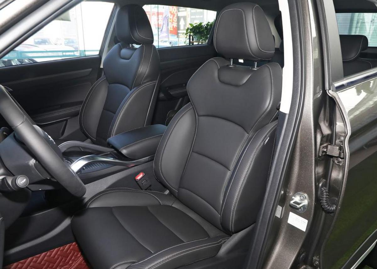 吉利博越l2.0深度测评,吉利博越L2024款深度测评