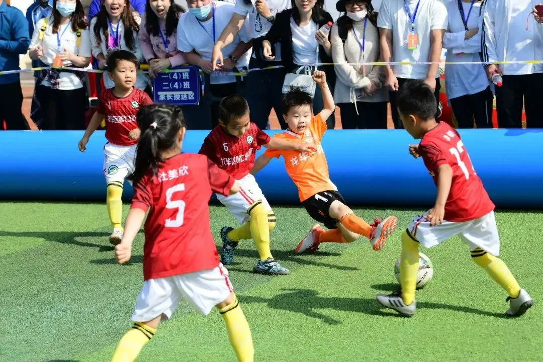 强强合作！果辉足球与深圳小球星签署战略合作协议