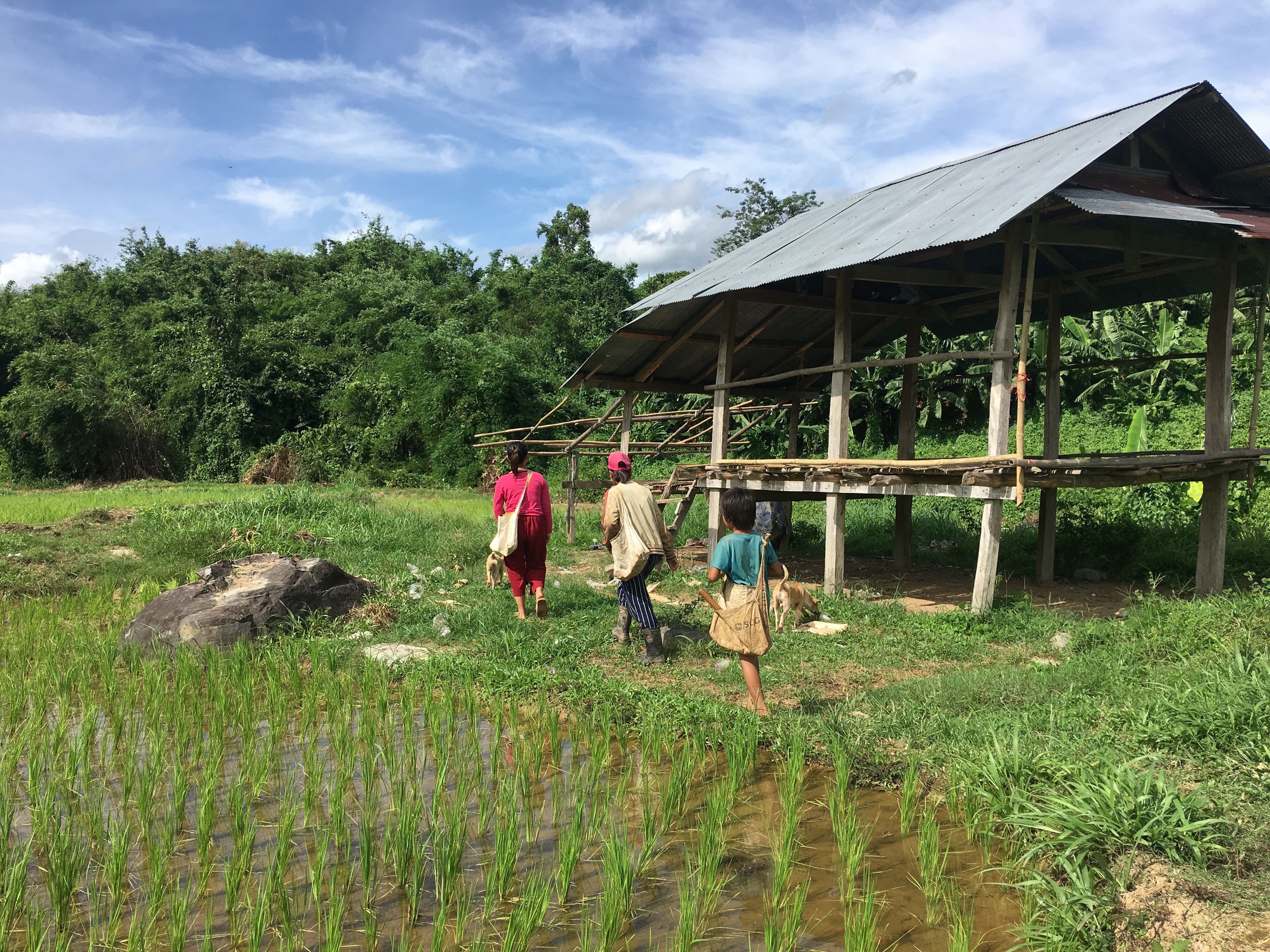 一件衣服成本50卖70,一件衣服30块钱成本