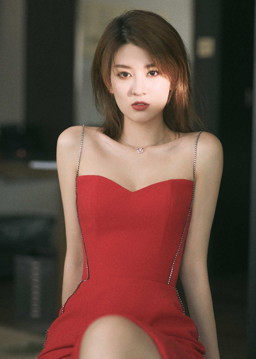 明星护发真拼！郑爽娜扎花样用生发液，范冰冰欧阳娜娜洗头超细致