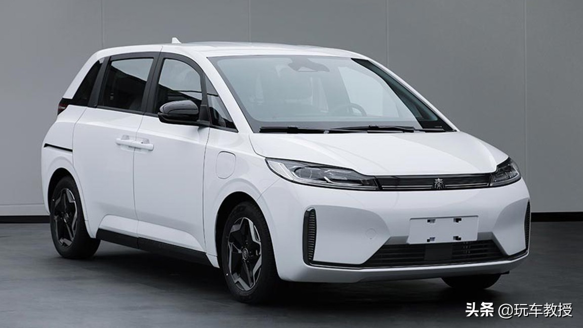 wey坦克300银色量产实车,wey新车坦克300外尺寸