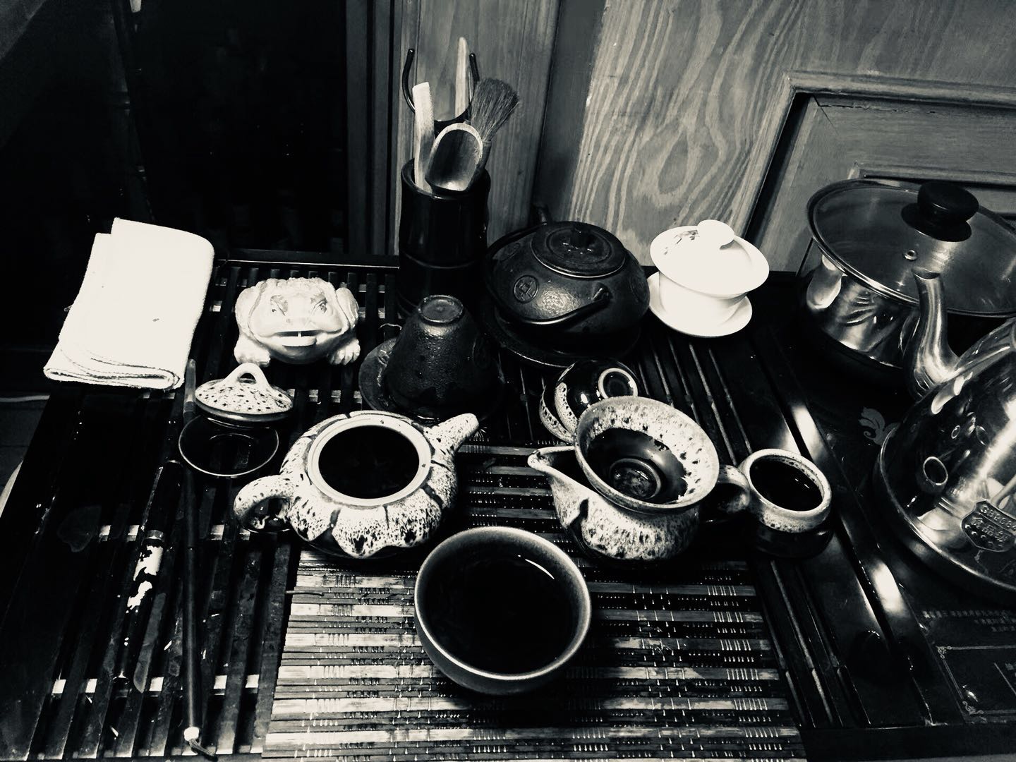 浓茶两三盏：生津止渴，可解人间烦忧