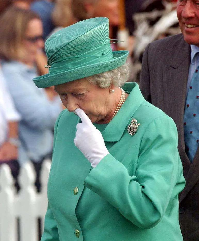 鼻孔会越挖越大吗？挖鼻孔还可能会住进ICU