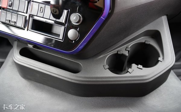 解放悍v轻量化8x2自卸车,解放悍v载货车9米6高栏