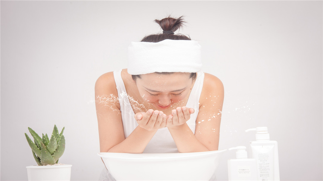 小苏打最常见的4种妙用，不仅祛斑还可以去苦味，简单又很实用