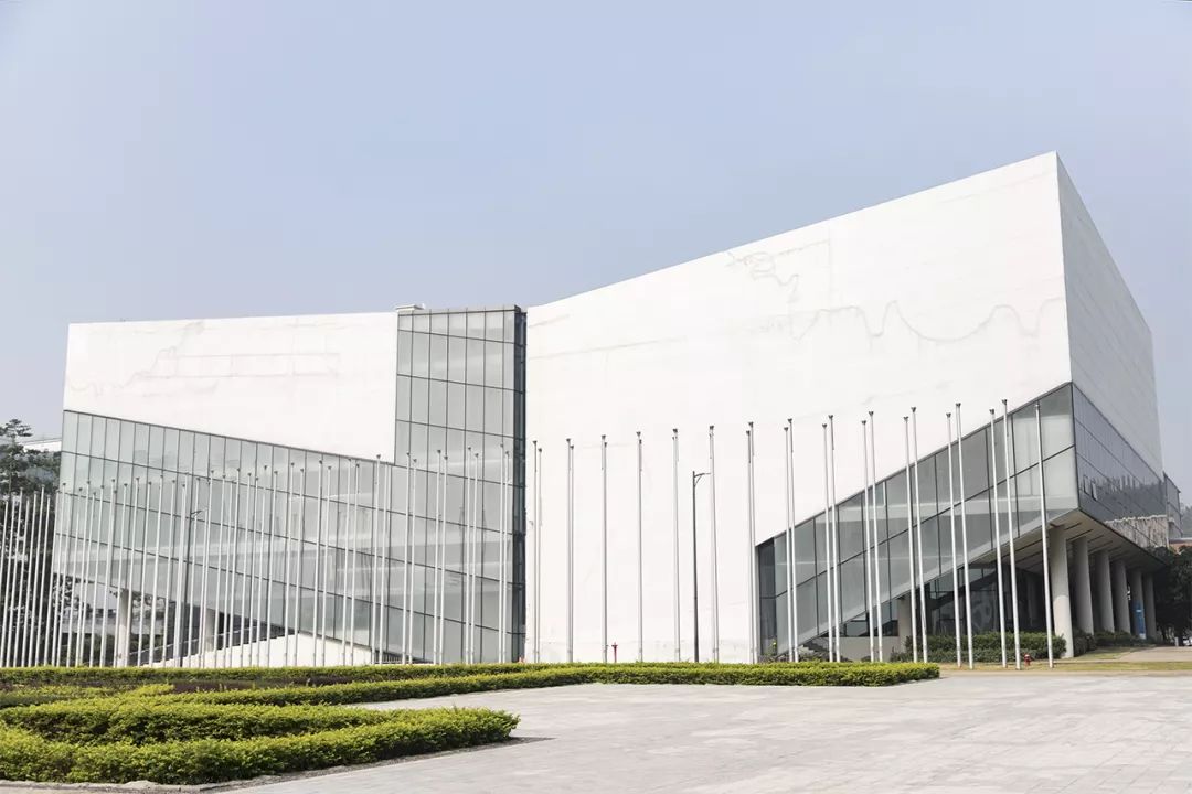 深圳有个建在“空中”的大学，拍照美到爆！