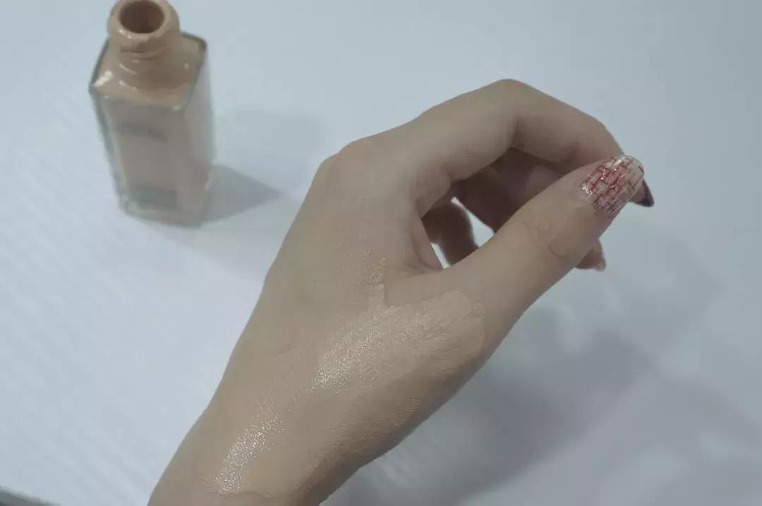 有哪些不好用的大牌化妆品,哪些好用的网红化妆品