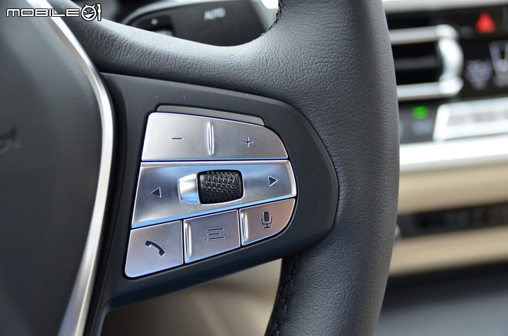 宝马318iLuxury试驾,内敛低调却又让人爱不释手