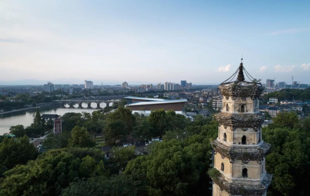 每顿人均20块，坐高铁来这座浙西小县城吃个过瘾