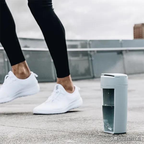 曾经入选奥斯卡礼品包的摇摇杯来了，360°无死角的圆底，易清理