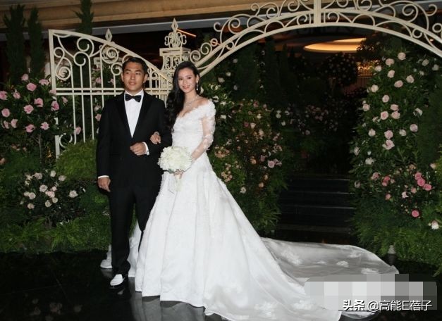 璞棬鍐嶈捣椋庝簯,棣欐腐璞棬涓変唬鍚嶅獩