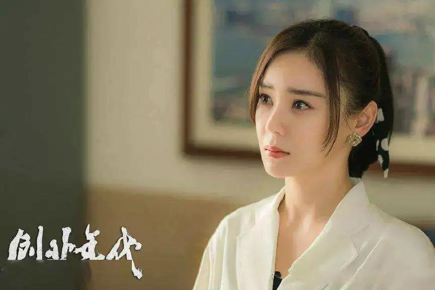 《创业年代》最“多情”的角色，两个动作之差，决定了其感情走向