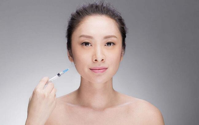 心真大！朋友圈买“肉毒素”，轻者嘴歪，重者致命……