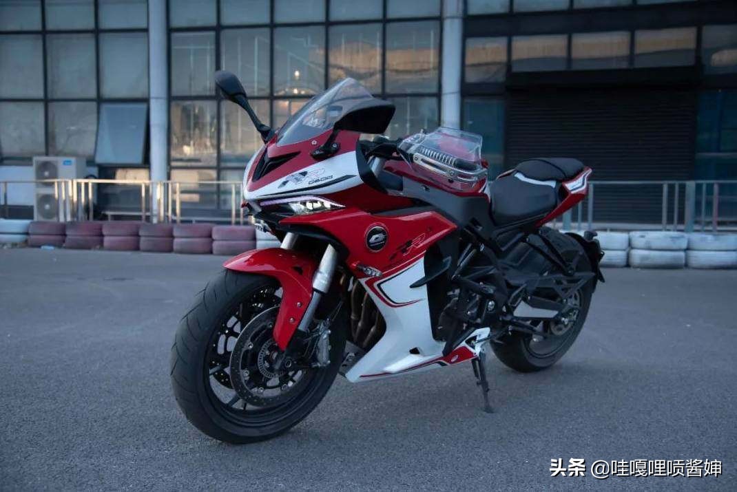 销量和评价都不错的摩友青睐的车型，看有没有和你同款的