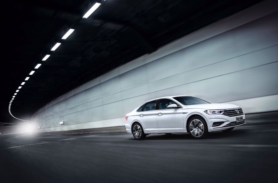 速腾空间逆天,大众速腾1.5t超越版车内空间