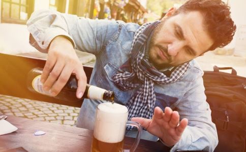 男性半夜出虚汗什么原因,吃饭出虚汗怎么回事男性