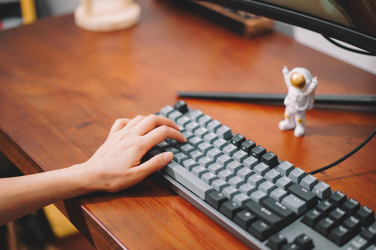 杜伽键盘k310青轴手感,杜伽k310键盘樱桃银轴怎么样