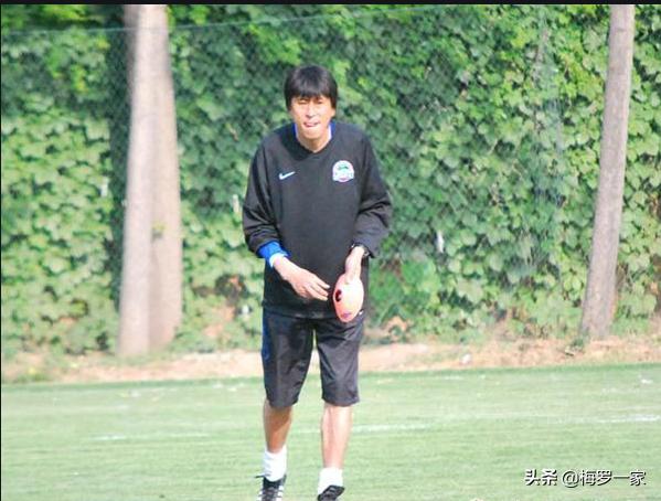 他曾获得过18个世界冠军,亚俱杯夺冠