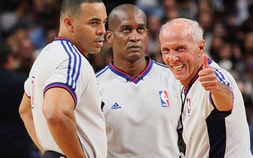 黑哨被暴打的裁判,黑哨裁判被打后续