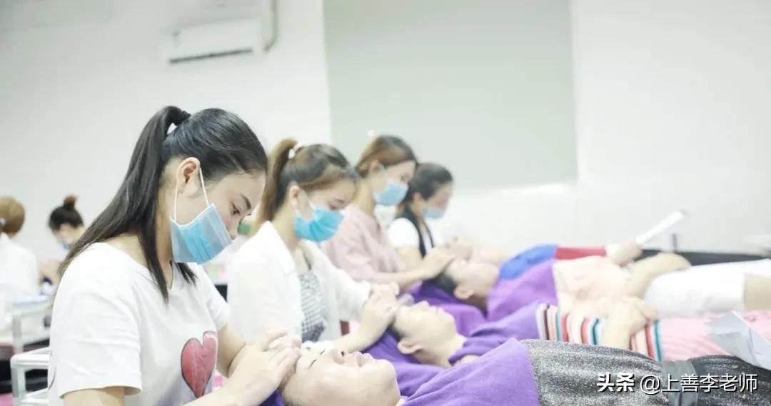 弟弟不学无术,弟弟从小就走上人生巅峰