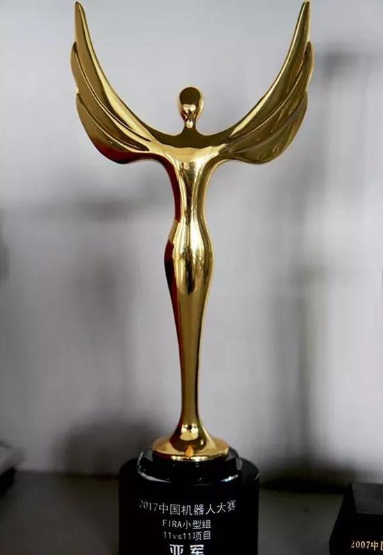 捧回25座奖杯！西安这支队伍不仅有“最强大脑”，而且颜值还高！