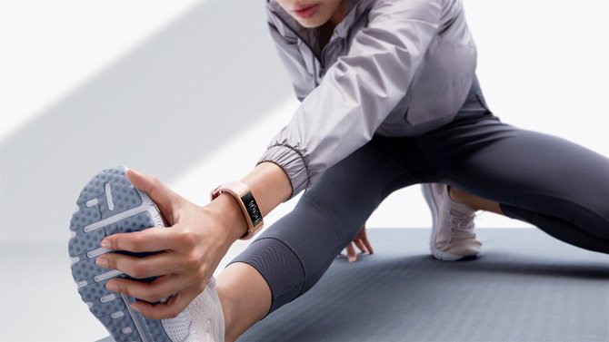 华为手环4pro防水吗能在水里游吗,华为手环4pro评测功能与颜值并存