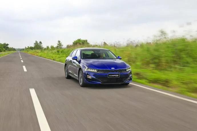 19起亚k5裸车11万,19年起亚k5凯酷1.5t落地价