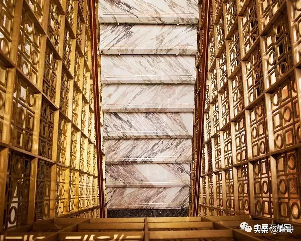 门店大理石楼梯效果图,轻奢大理石楼梯