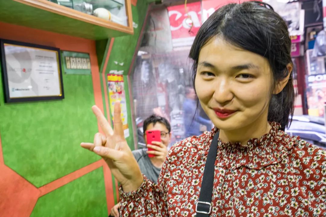 印度加尔各答地铁列车,印度火车站加尔各答