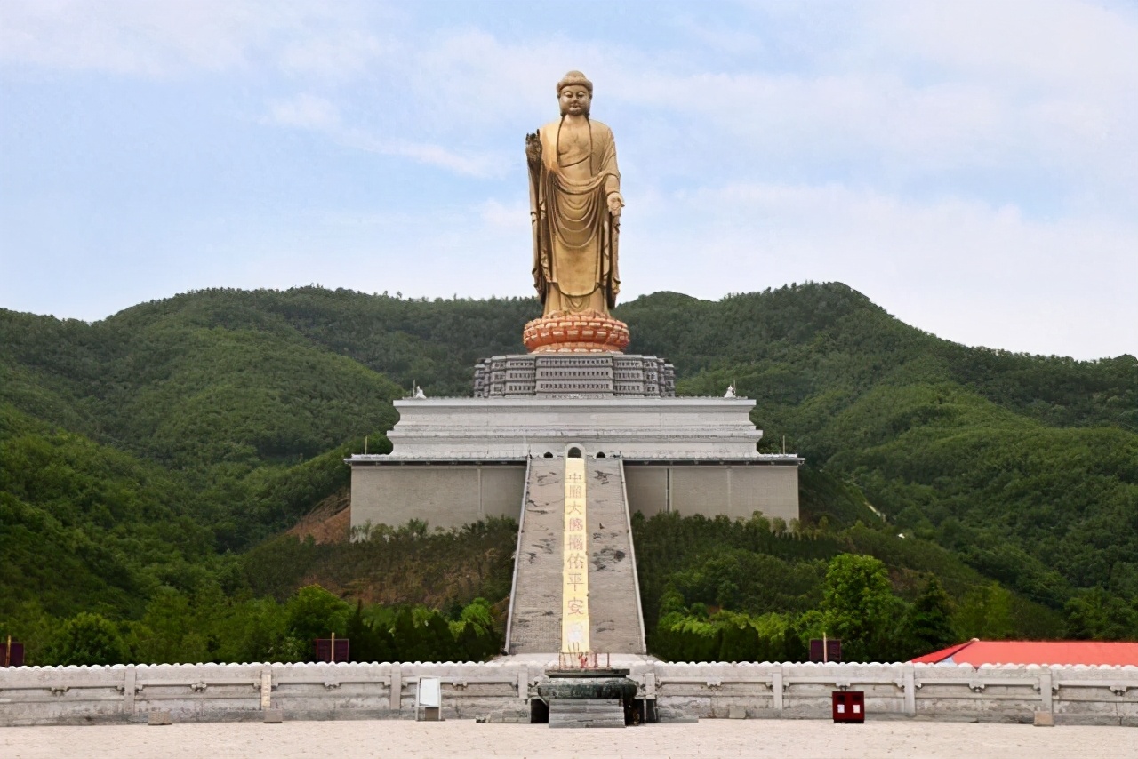 世界上最大铜钟视频,世界上最古老的大钟净重