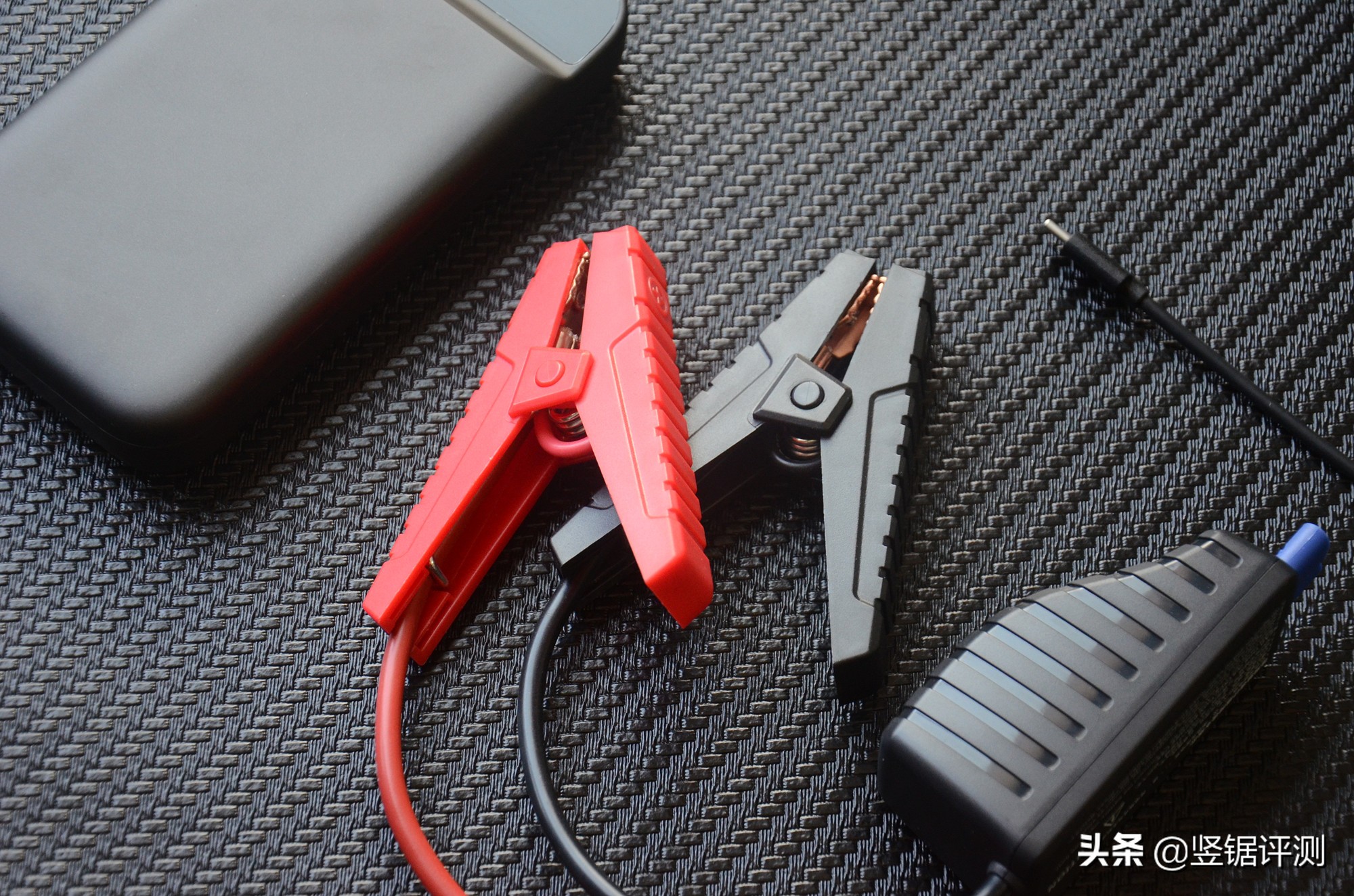 小米70迈汽车启动电源怎么样,小米70迈应急电源如何操作