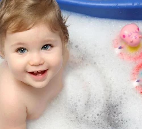 夏季宝宝湿疹能用爽身粉吗？月嫂悄悄说出三个改善小妙招，学到了