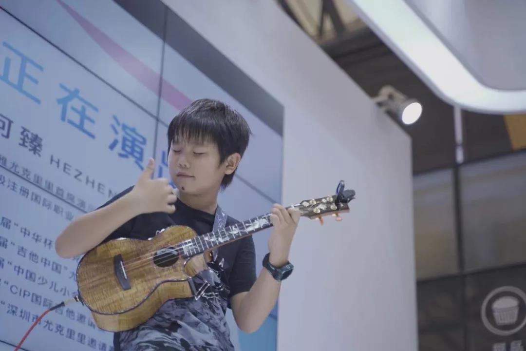 【新歌】尤克少年何臻发布新歌：《等待》