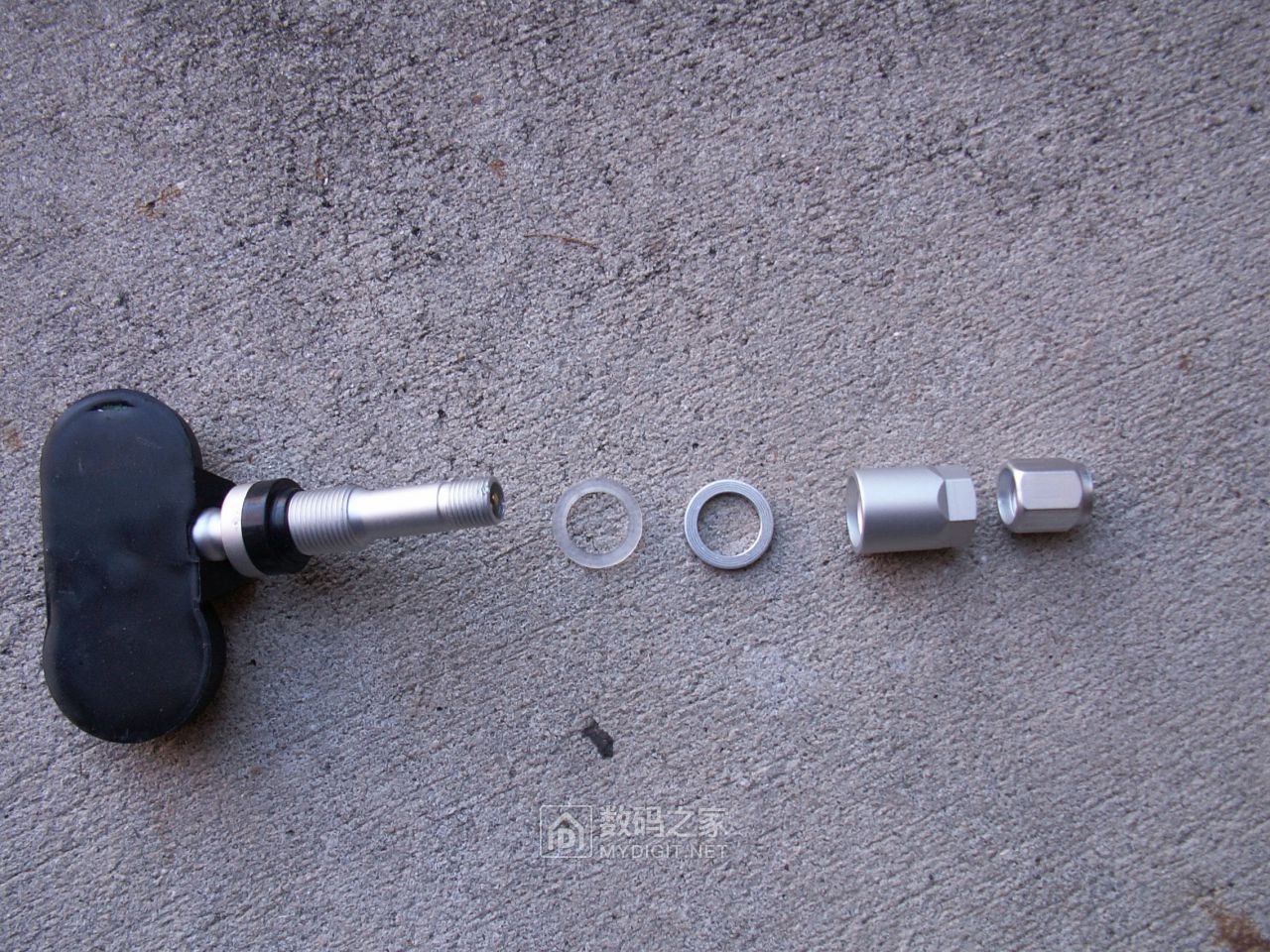 无需匹配的轮胎传感器怎么装,带胎压传感器的轮胎更换教程