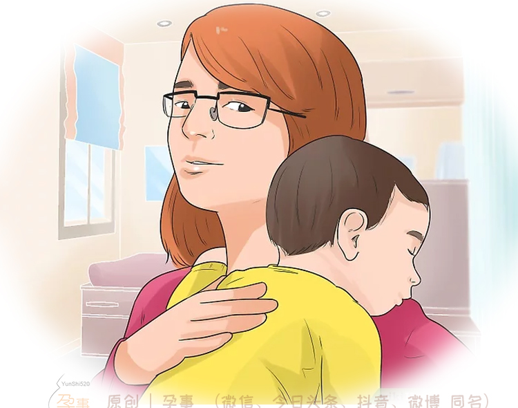 给新生宝宝拍嗝的正确方法,给宝宝拍嗝正确方法