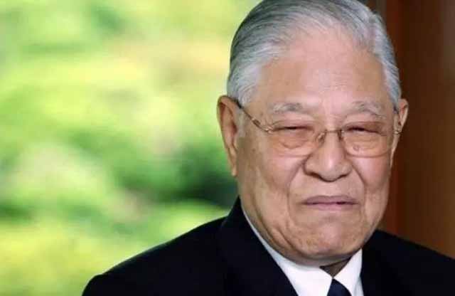 1990年，台军拟攻占*鱼岛钓**，李*辉登**作梗未实施