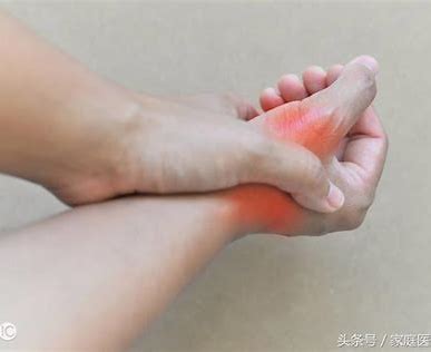 尿酸高不用药能自然恢复吗,尿酸高最快的恢复方法就是多喝水