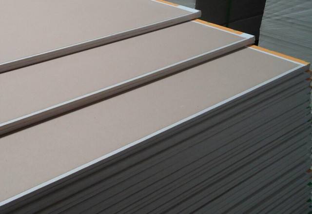 石膏板吊顶跟蜂窝板吊顶差价,石膏板吊顶最便宜多少钱