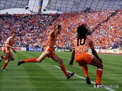 2010世界杯荷兰痛失冠军,1990年世界杯荷兰三剑客