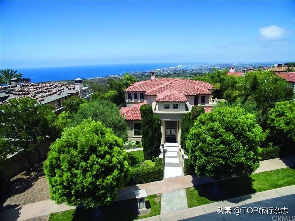 还没完！开大奔进故宫持续发酵，太和门已成“特权”停车场？