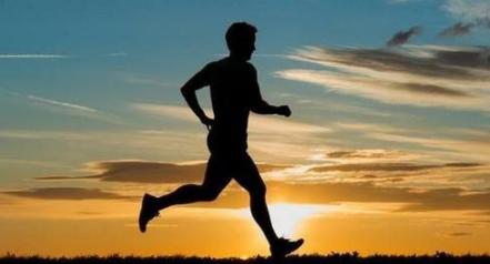 打球小腿前侧肌肉酸痛怎么热身,跑步前要做什么热身肌肉不会酸痛