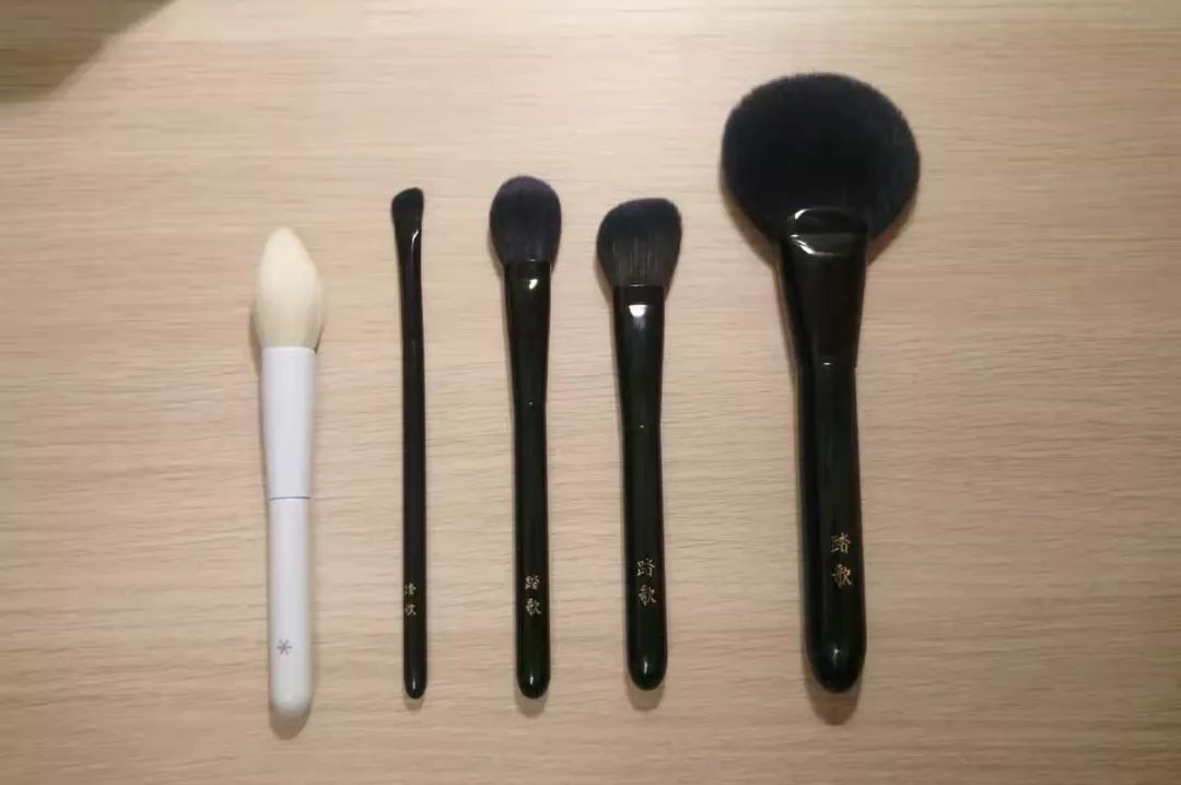 好物推荐化妆刷视频,实用化妆刷收纳推荐