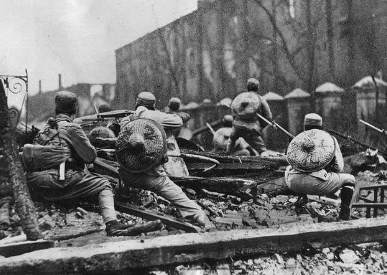 43年陈毅带来自产香烟“飞马”，主席边抽边说：“飞马”劳苦功高