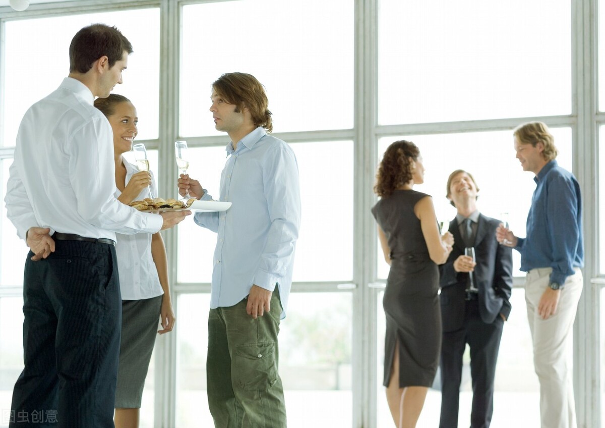 评论家潘凯雄：东西的《回响》是一部与众不同的推理小说