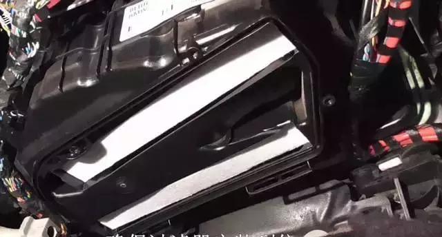 东风标致308的空调滤芯在什么位置,汽车空调滤芯有几个位置