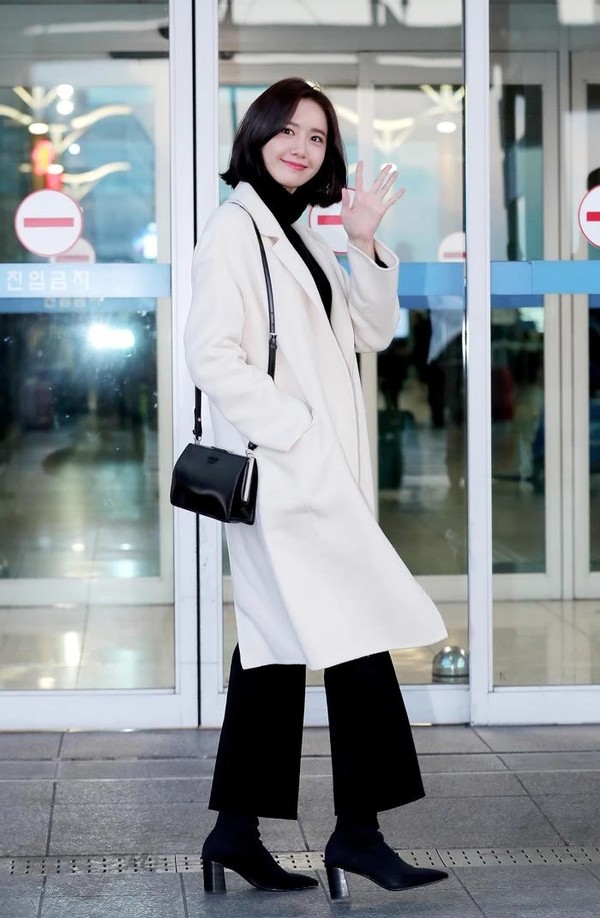 聪明女人穿大衣搭五种裤子有气质,见过世面的女人穿衣搭配